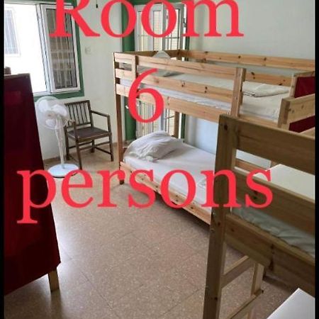 Noer Hostel Larnaca Bagian luar foto
