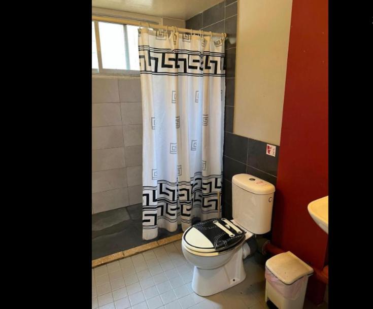 Noer Hostel Larnaca Bagian luar foto