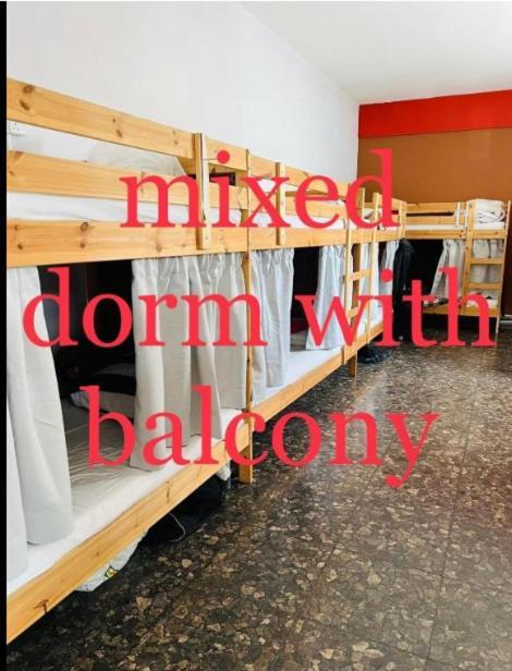 Noer Hostel Larnaca Bagian luar foto